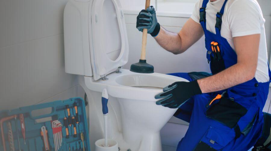 Expert burst pipe repair services in Bronson, FL